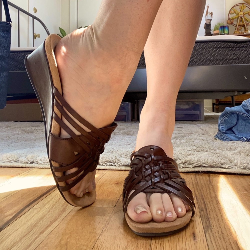 Minnetonka Mini Wedge Sandals